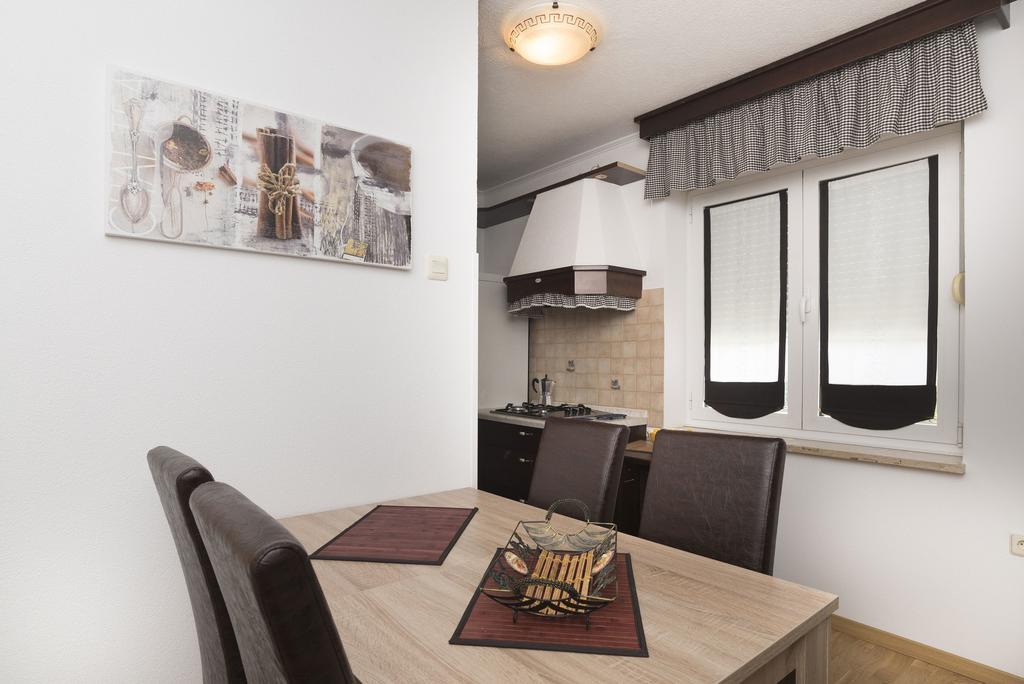 Apartments Tamara Умаг Стая снимка